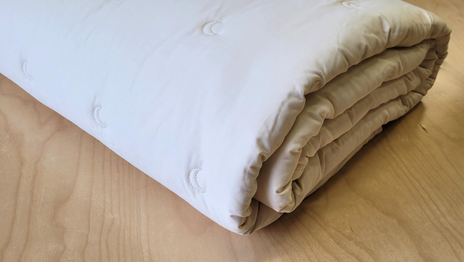 Alpaca & Wool Comforter by Crescent Moon – view 4